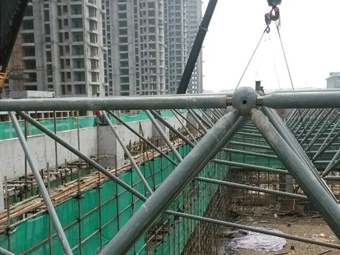 深圳加油站网架安装