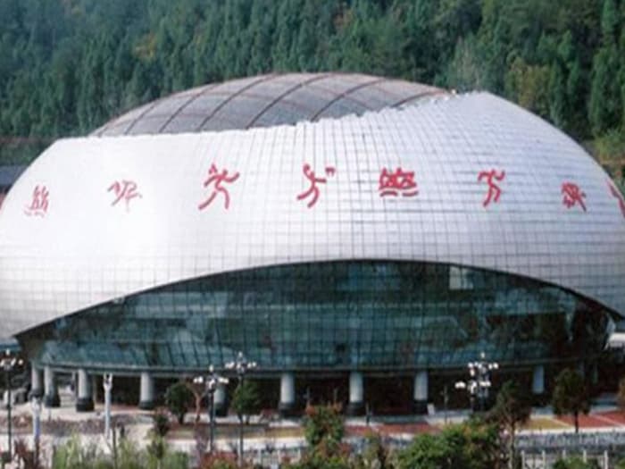 深圳体育中心球形网架加工安装